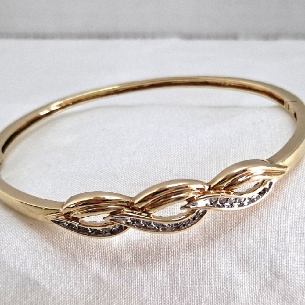 VINTAGE DIAMOND BANGLE HINGED BRACELET 10K SOLID GOLD ~ Estate Piece ~ GORGEOUS!